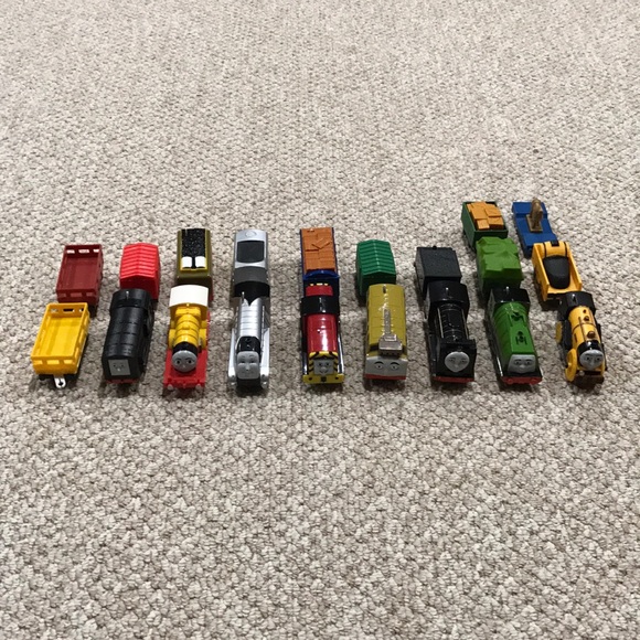 thomas trackmaster trains list